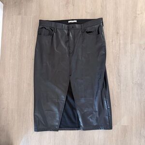 Abercrombie and Fitch Black Faux Leather Midi Skirt 
Size 33